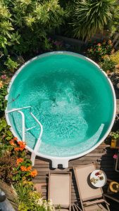 above ground swimming pool